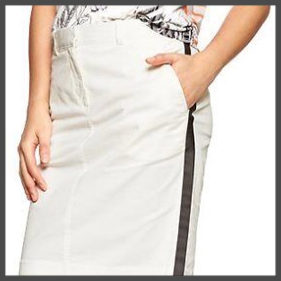 🎯Gap Slide Striped Pencil Skirt Off White/Black🎯 - Picture 2 of 6